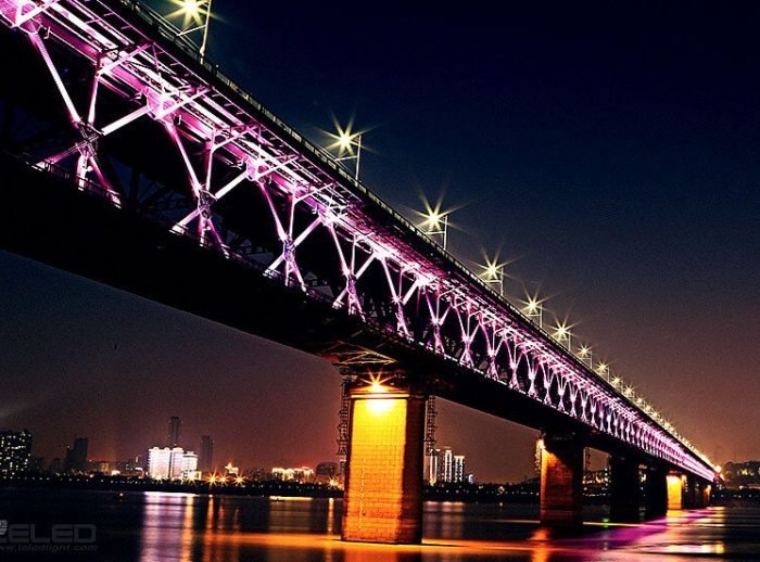 lighting projector iron bridge design idea for super LED high power projector flood lights